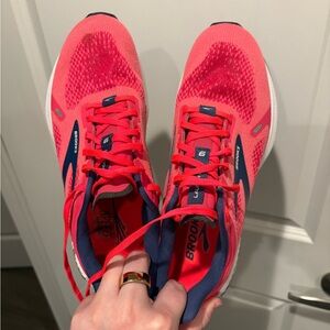 Brooks Women's Launch 9 GTS in Pink/Blue